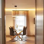 Apartmanhotel Luxurioeses, 2-zimmer-apartment 55 Qm Bis 3 Personen 3*