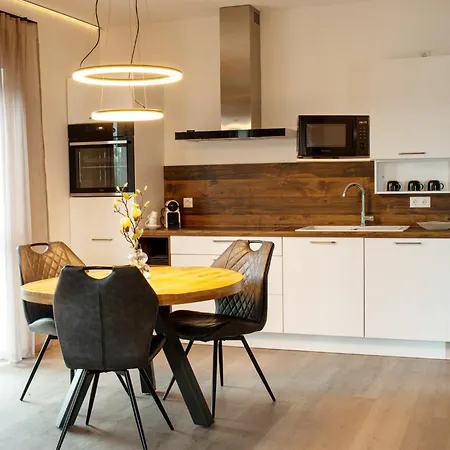 Luxurioese, 1-2-Zimmer-Apartments 30-55 Qm מלון דירות 3*